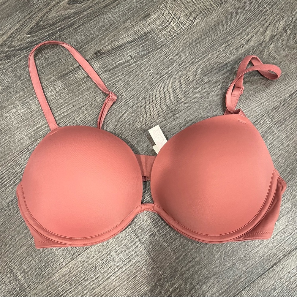 Victoria’s Secret Pink wear everywhere super push up bra